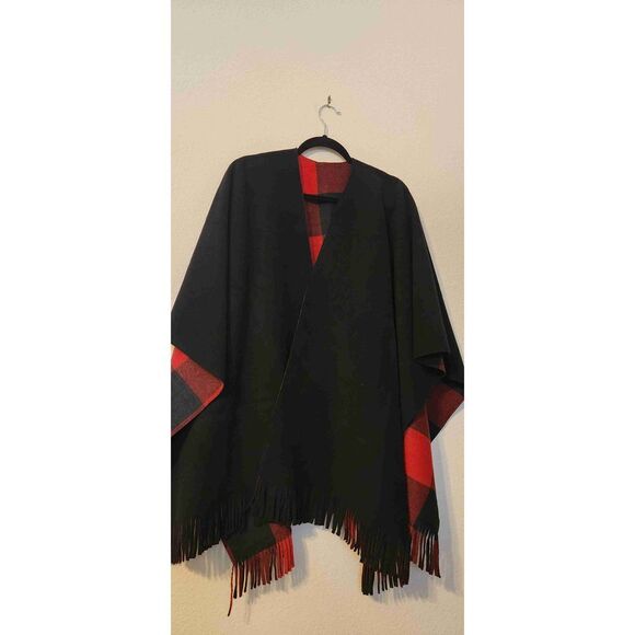 Shawl Red Black Checkered Pattern Fringed Edges One Size - Picture 5 of 6